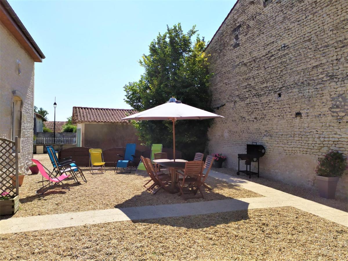 Les Gites Du Vigneron Et Cd'H Saint-Seurin-de-Palenne Bagian luar foto