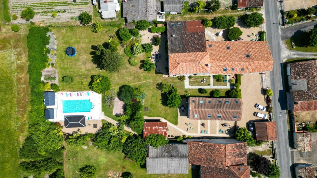 Les Gites Du Vigneron Et Cd'H Saint-Seurin-de-Palenne Bagian luar foto