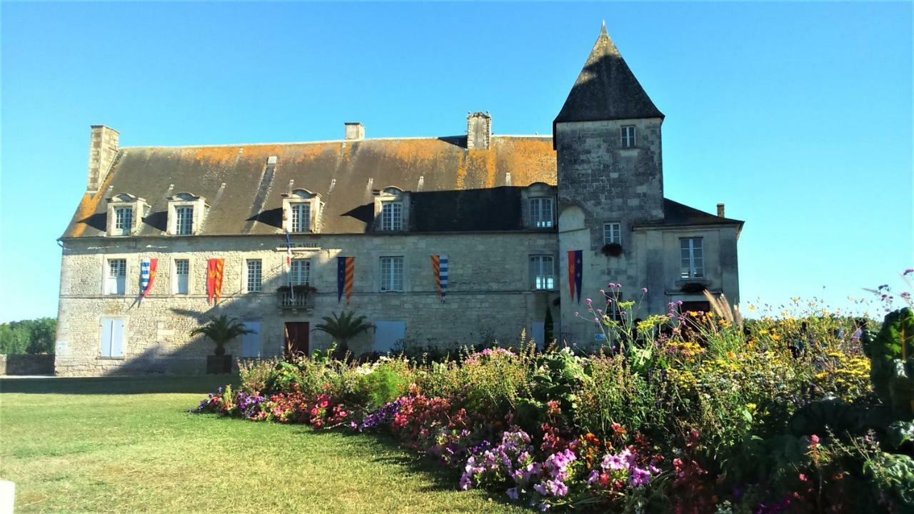 Les Gites Du Vigneron Et Cd'H Saint-Seurin-de-Palenne Bagian luar foto