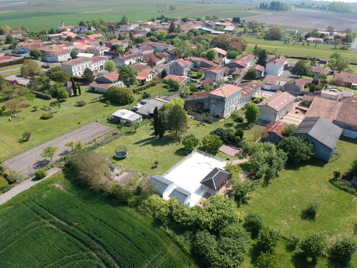 Les Gites Du Vigneron Et Cd'H Saint-Seurin-de-Palenne Bagian luar foto